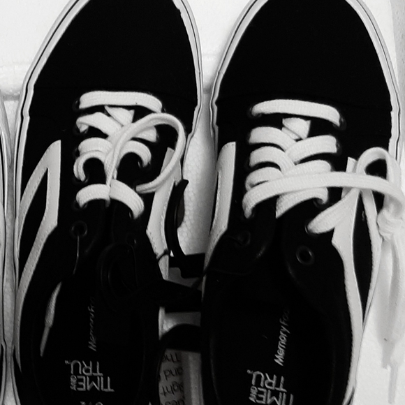 Sneakers - Picture 2 of 3